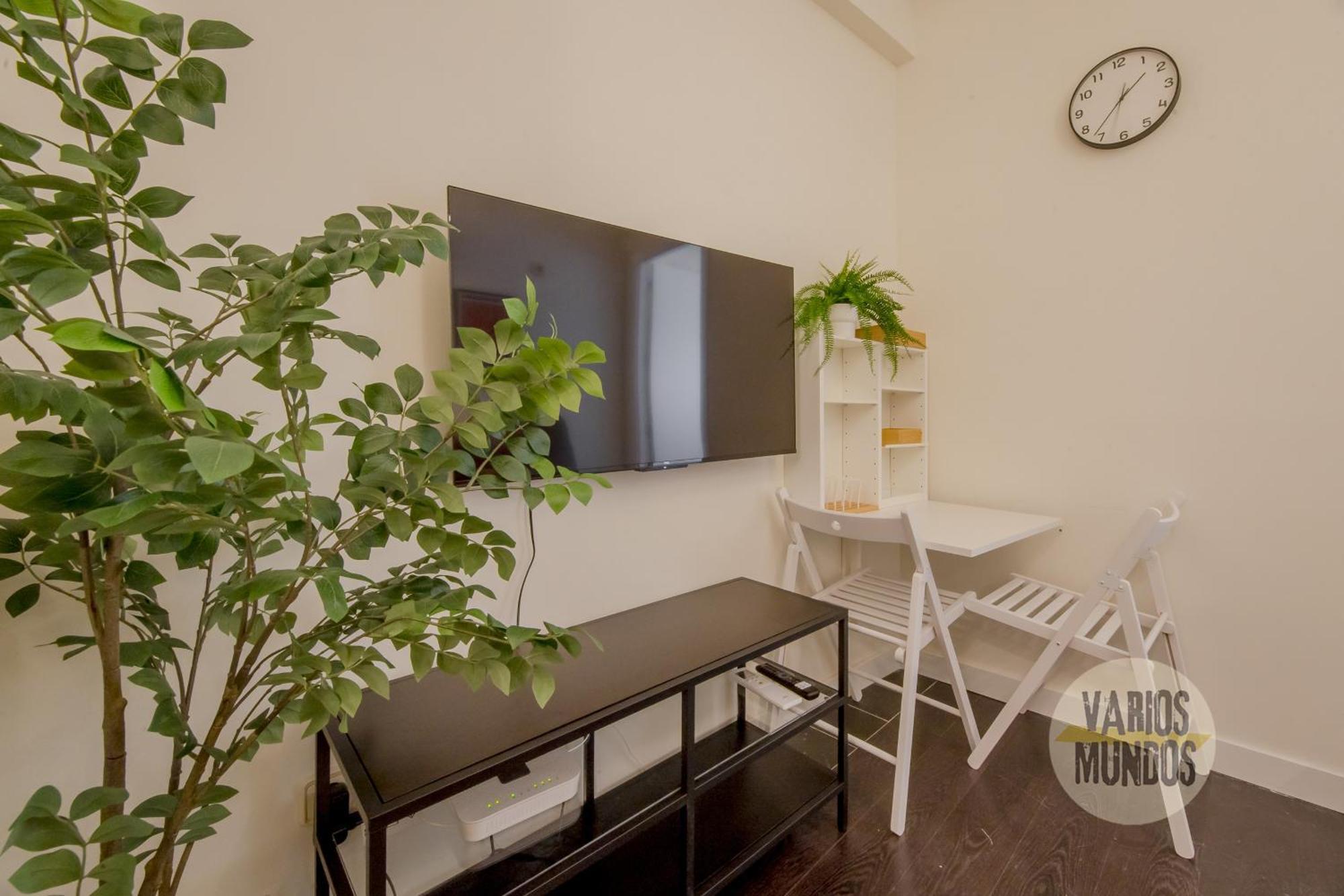 מדריד Tiny Apt Para 3Pax En La Plaza De Chueca מראה חיצוני תמונה