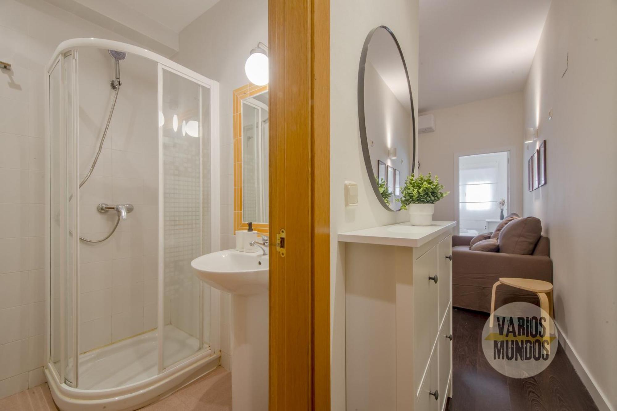 מדריד Tiny Apt Para 3Pax En La Plaza De Chueca מראה חיצוני תמונה
